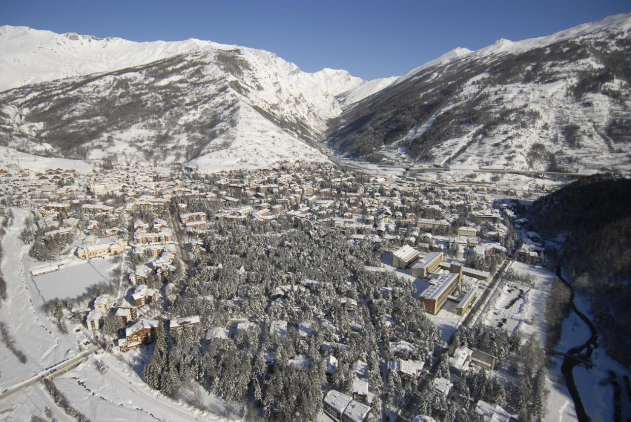 Residence La Tana Del Ghiro Bardonecchia Exteriér fotografie