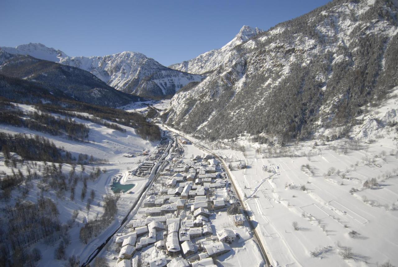 Residence La Tana Del Ghiro Bardonecchia Exteriér fotografie